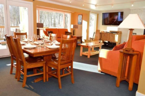 Luxurious Trailside Village One Bedroom Condo #1